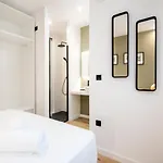Apartment Vlc Host- Eixarchs *