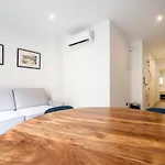 Vlc Host- Eixarchs Apartamento